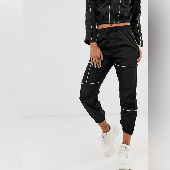 QED London cropped jacket and sweatpants (two-piece) - Picture 8 of 16